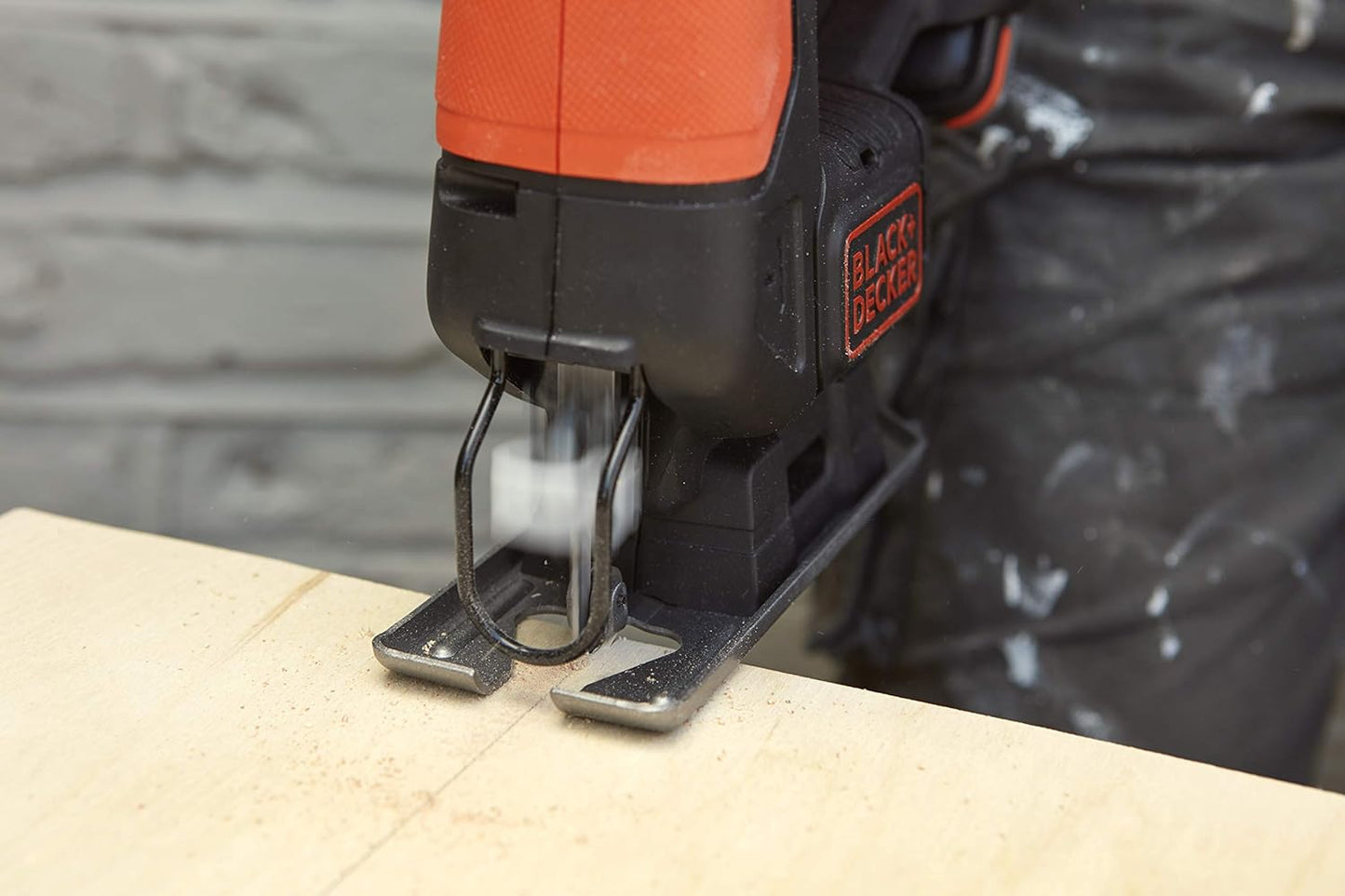 Scie sauteuse 12 V avec lame pour bois Black+Decker BDCJS12N