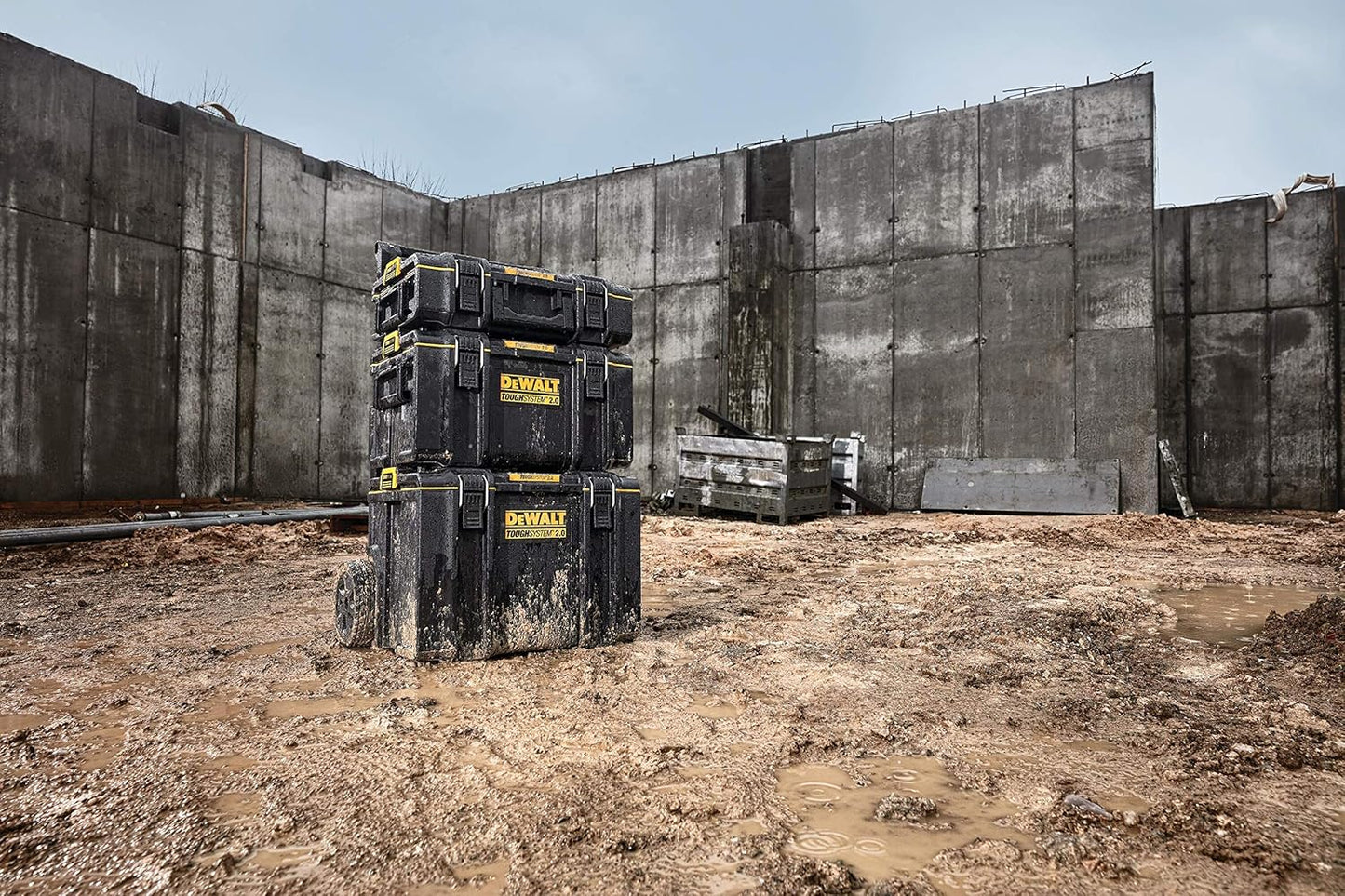 Caja de herramientas con asa y ruedas TOUGHSYSTEM DS450 Dewalt DWST83295-1