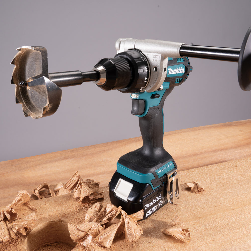 Perceuse-visseuse à percussion Makita DHP493RTJ 18V LXT avec 2 batteries 5 Ah, chargeur et coffret de transport