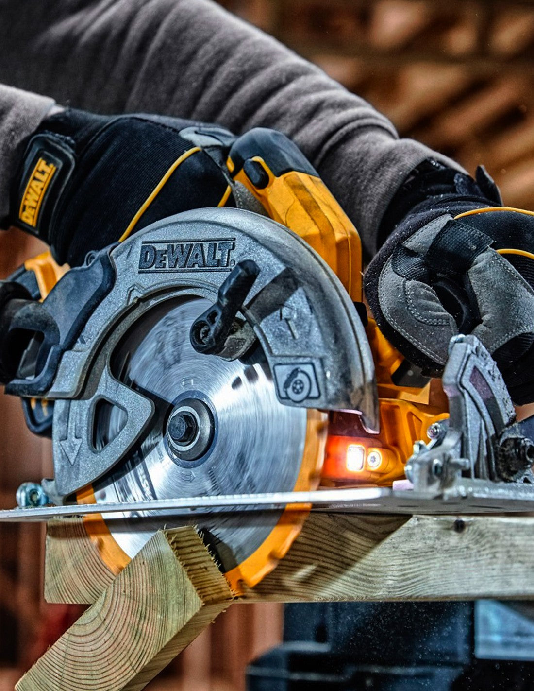 Kit 6 herramientas 18V + 3bat 5Ah + Cargador + Maletines + Base Tstak Dewalt DCK685P3T